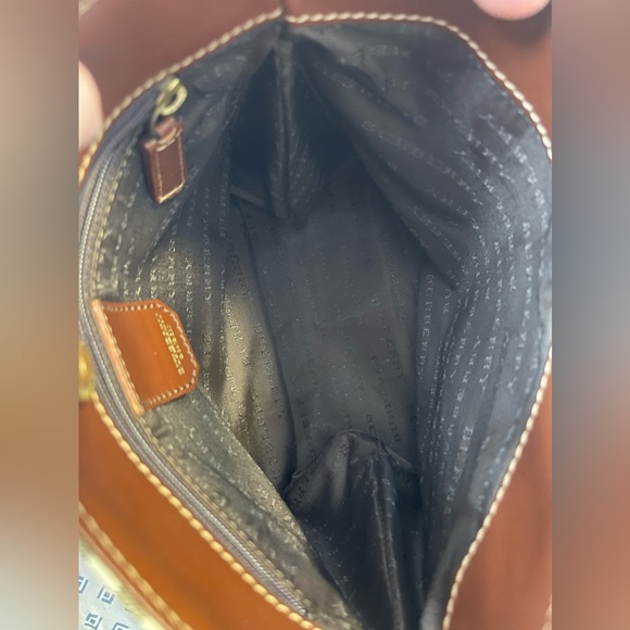 Authentic small Burberry Tote - Picture 11 of 16